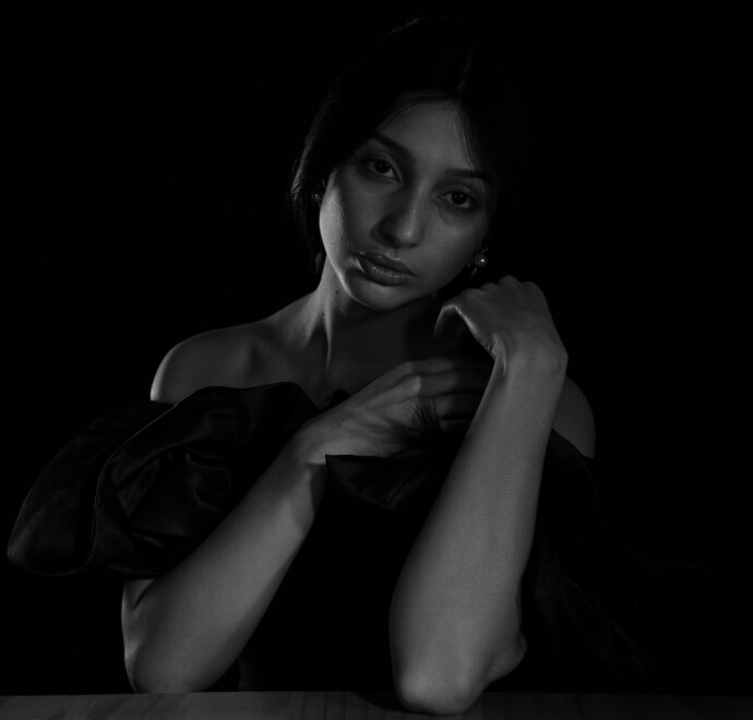Portrait photo studio (modèle : Léa Seraphic) - SONY A7 IV