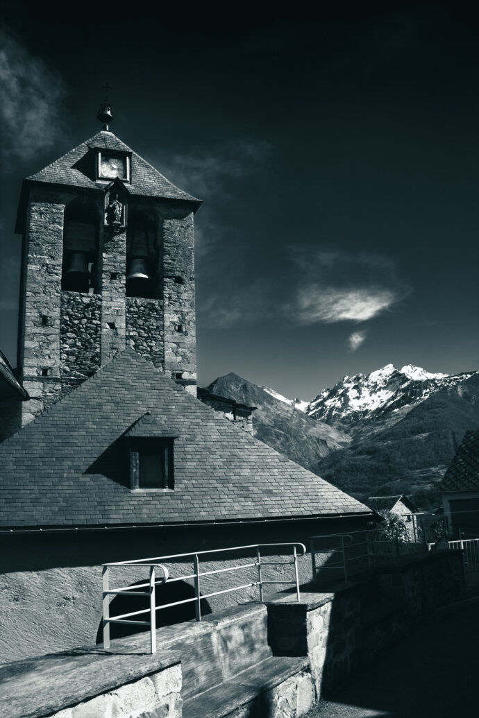 Église d'un village des Pyrénées - CANON EOS 1300D