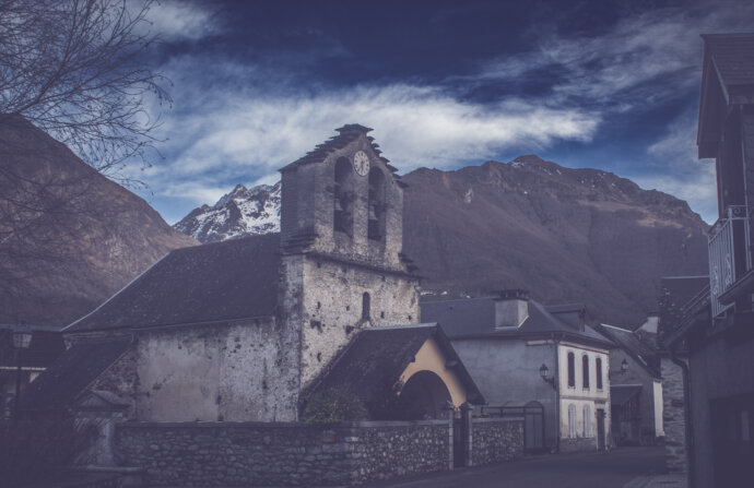 Autre église d'un village des Pyrénées - CANON EOS 1300D