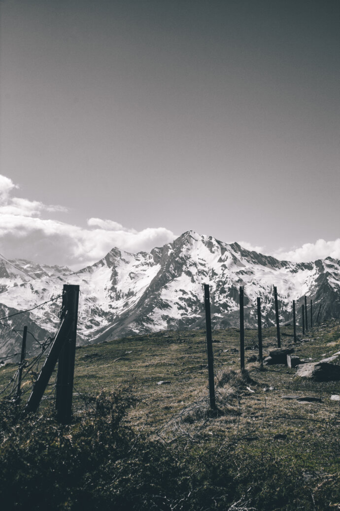 Vieille clôture dans les Pyrénées - CANON EOS 1300D