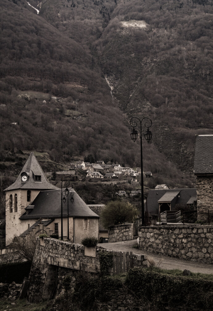 Village de Chèze dans les Pyrénées - CANON EOS 1300D