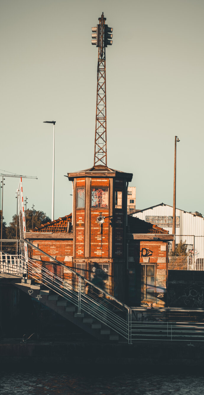 Structure au port de Bordeaux - SONY A7 IV